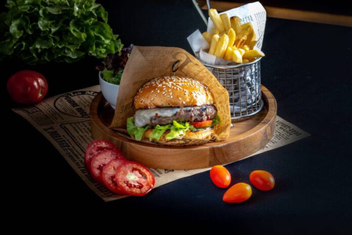 Carlton Burger Set, Plate All Day Dining, Carlton Hotel Bangkok Sukhumvit